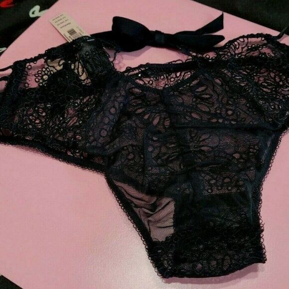 Victoria's Secret Designer Collection Cheekini 33 - Picture 4 of 5